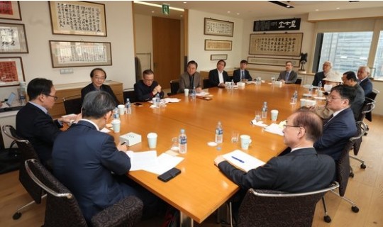 <div><a href='http://www.koreapeace.foundation/bbs/board.php?bo_table=sub02_02&wr_id=52' class='btn btn-skin btn-slide'>[한반도포럼] 한·미회담서 북핵 대응 성과, 중·러 리스크 관리…</a></div><br/><br/>2023-05-09