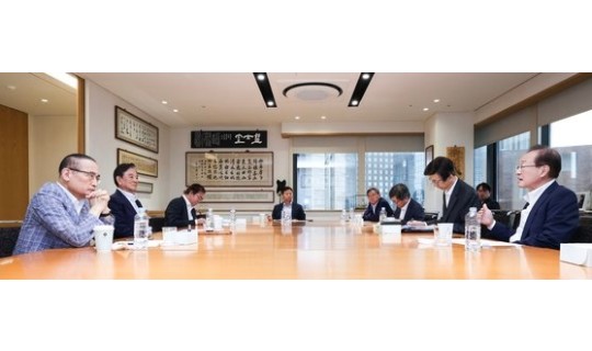 <div><a href='http://www.koreapeace.foundation/bbs/board.php?bo_table=sub02_02&wr_id=54' class='btn btn-skin btn-slide'>[한반도포럼] 진화한 한·미·일 공조…중국과 ‘충돌 방지책’ 마…</a></div><br/><br/>2023-09-05