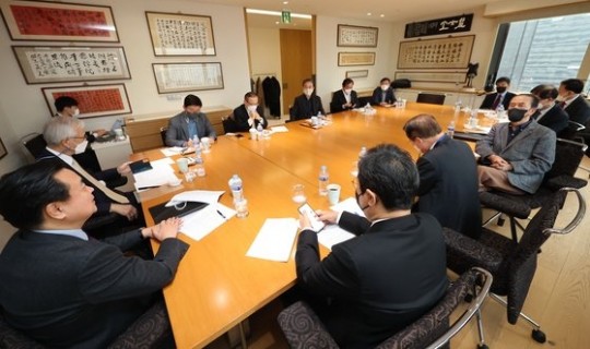 <div><a href='http://koreapeace.foundation/bbs/board.php?bo_table=sub02_05&wr_id=30' class='btn btn-skin btn-slide'>[한일비전포럼27] 한·일 정상, ‘김대중·오부치 선언’ 실천 …</a></div><br/><br/>2022-11-18
